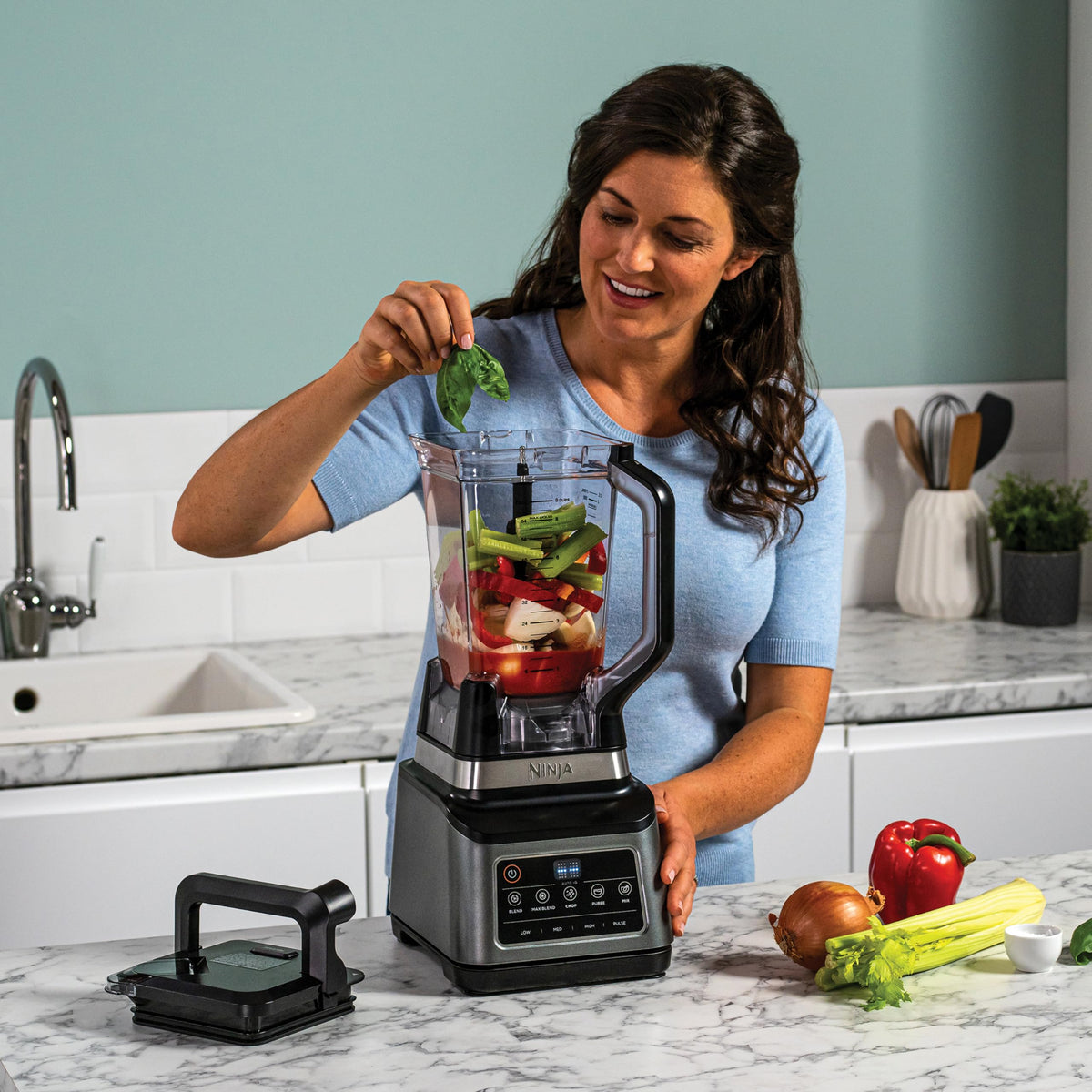 Ninja 3-in-1 Food Processor & Blender with 5 Automatic Programs: Blend, Max Blend, Chop, Mix, Puree, 1.8L Bowl, 2.1L Jug, 700ml Cup, 1200W, Dishwasher Safe Parts, Auto-iQ, Black BN800UK